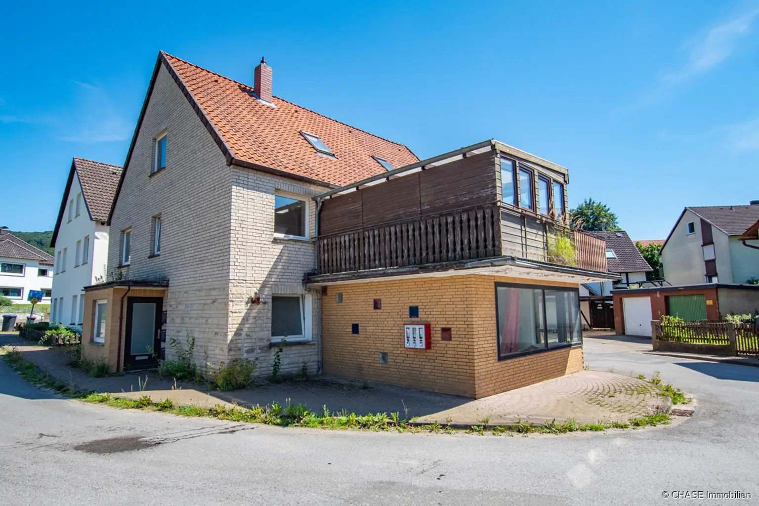 Außen seitlich links - Bodenansicht