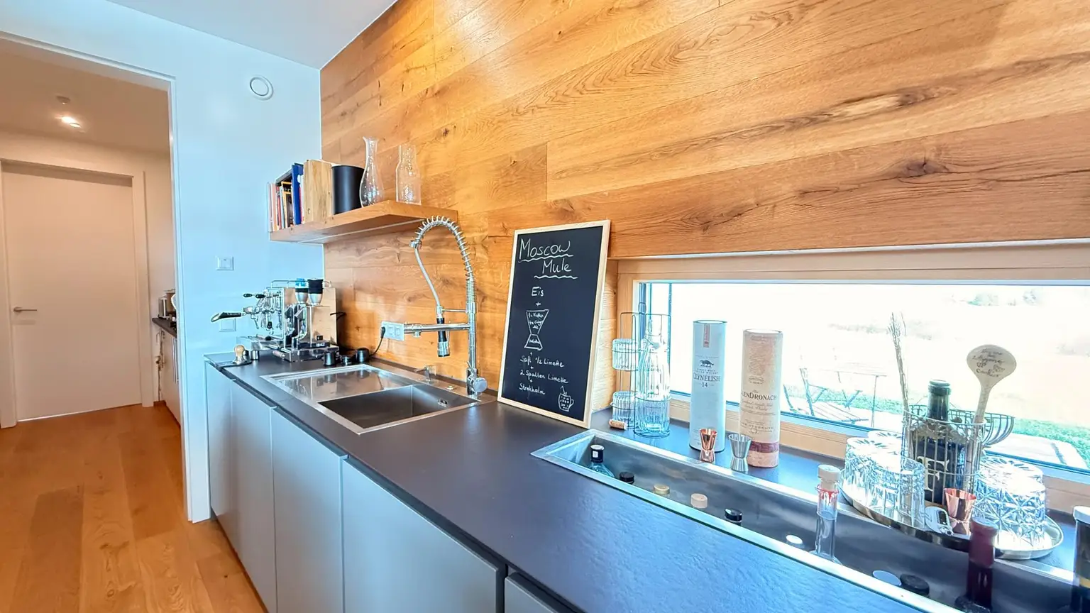 Küche mit Back Kitchen