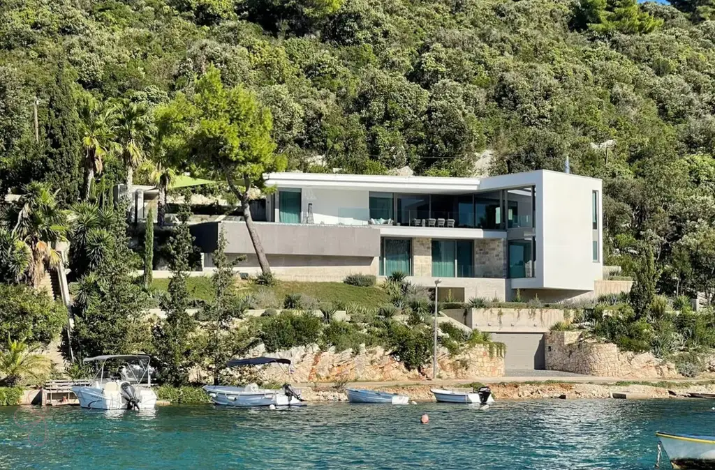 Ihre Kapitalanlage am Wasser – Luxusvilla mit Meerblick & Renditepotenzial auf Korčula