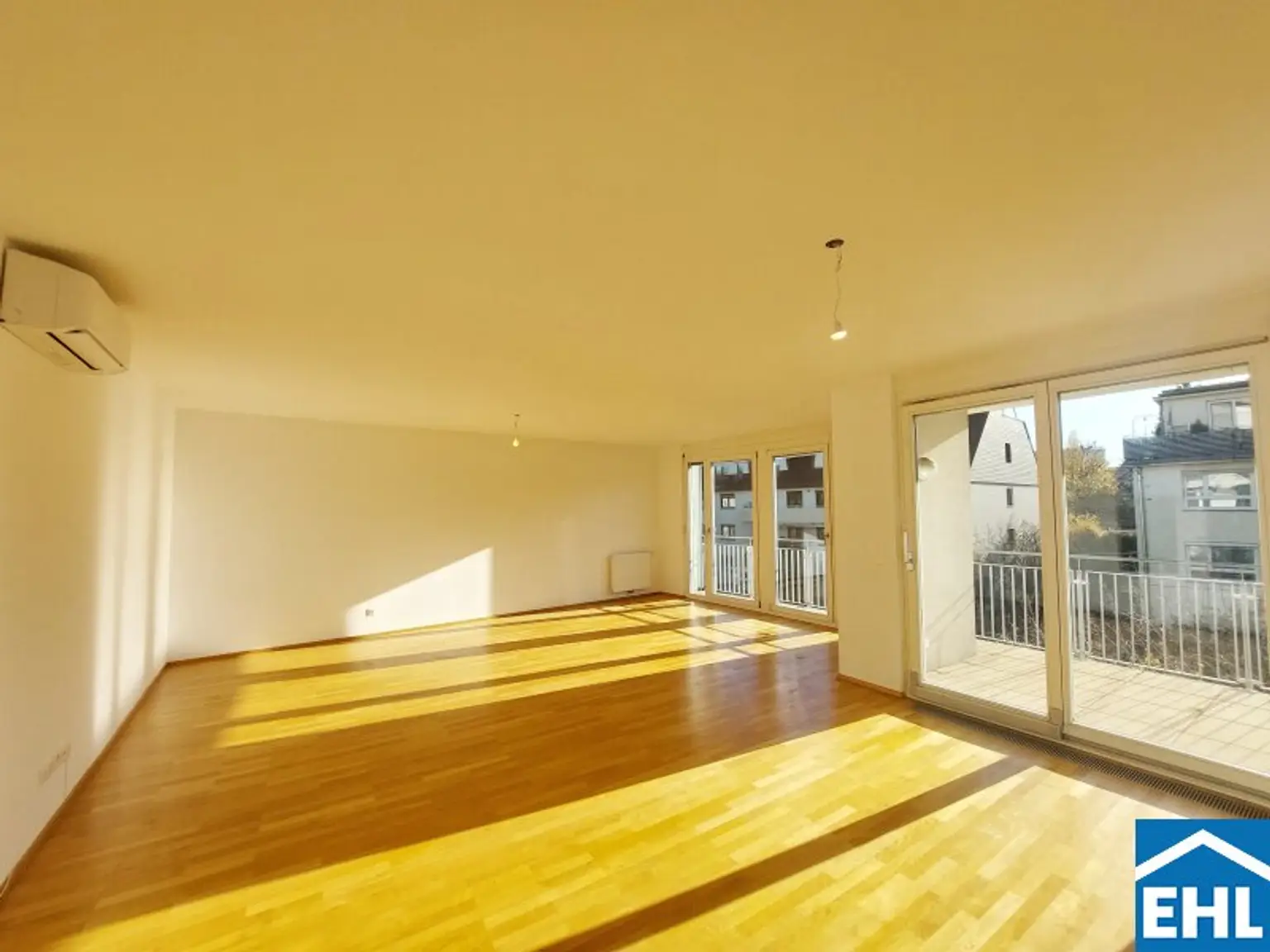 Großzügige 4 Zimmerwohnung mit Freiflächen am Kaasgraben