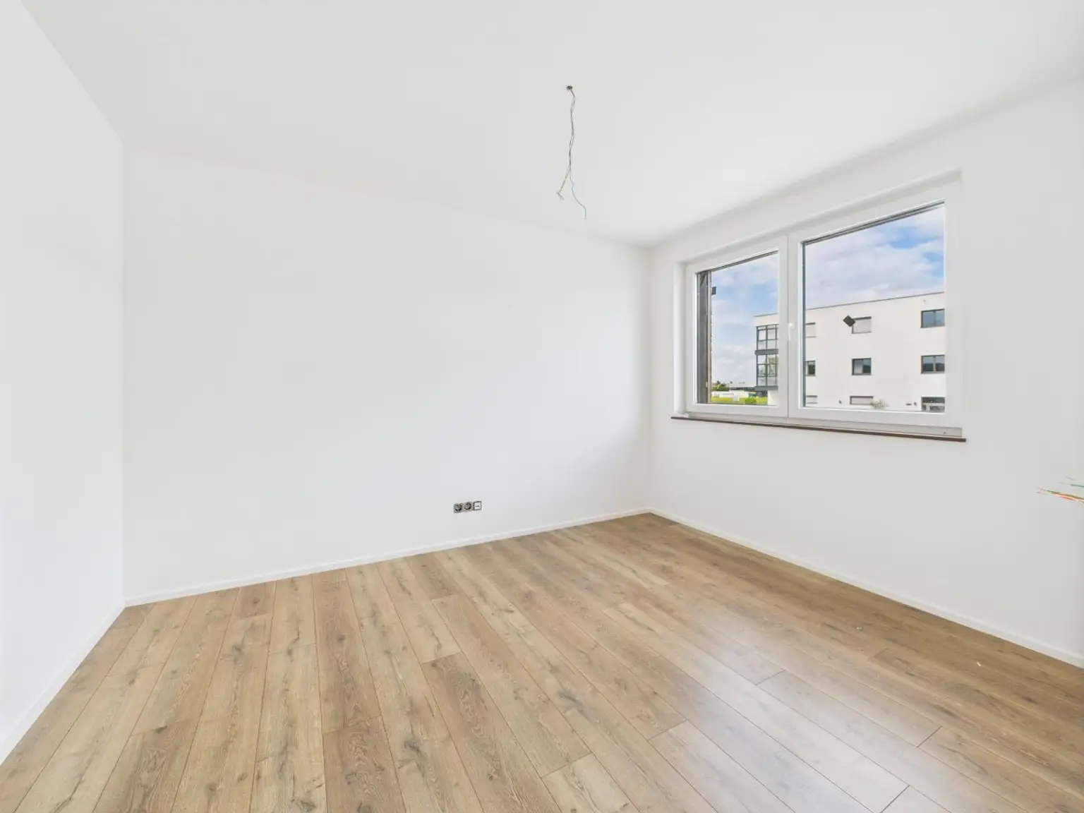 WELS-WEST: Ihr neues Smart Home mit Salzwasserpool, Carport & exklusiver Ausstattung