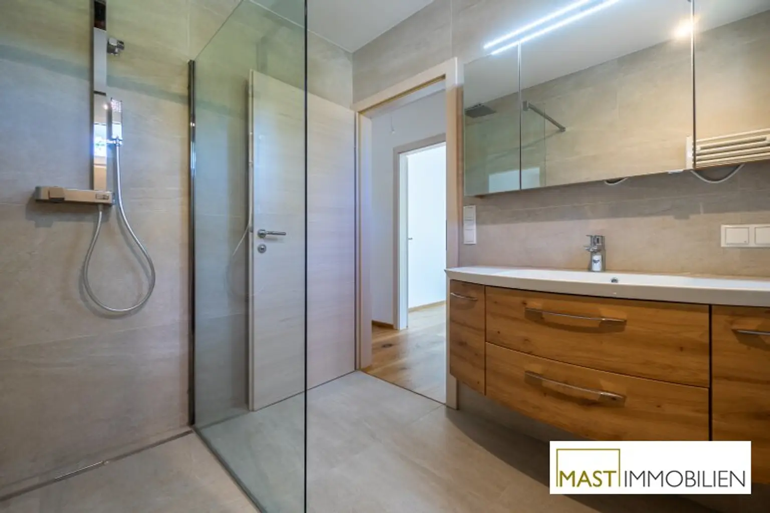 EXKLUSIVE WOHNUNG gesucht? --- Inkl. hochwertiger Einbauküche / Garage optional verfügbar