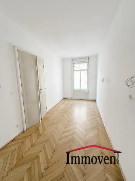 EXKLUSIVE LAGE:  Altbaubüro in der Weihburggasse!