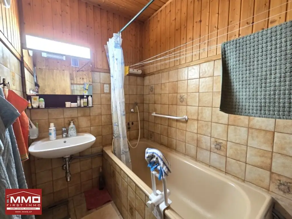 RUHIGE, SONNIGE 3-ZIMMERWOHNUNG IM 5. LIFTSTOCK AB OKTOBER BEZIEHBAR
