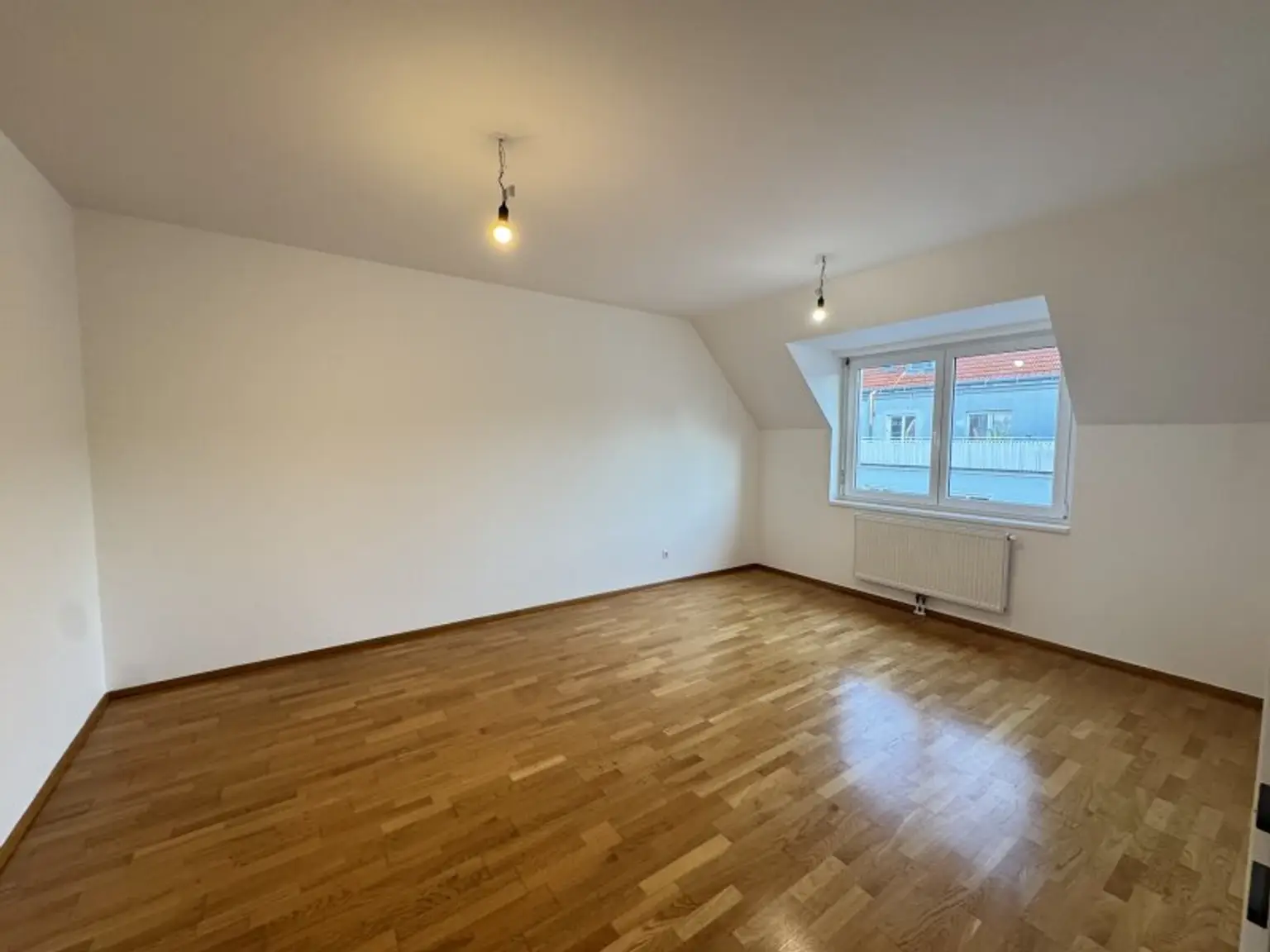 Traumhafte 3-Zimmer-Dachgeschoßwohnung mit Loggia in Döbling!