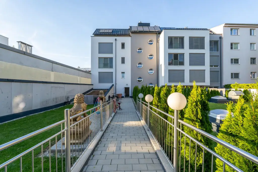 "Privatgarten trifft Citynähe – sofort einziehen!"