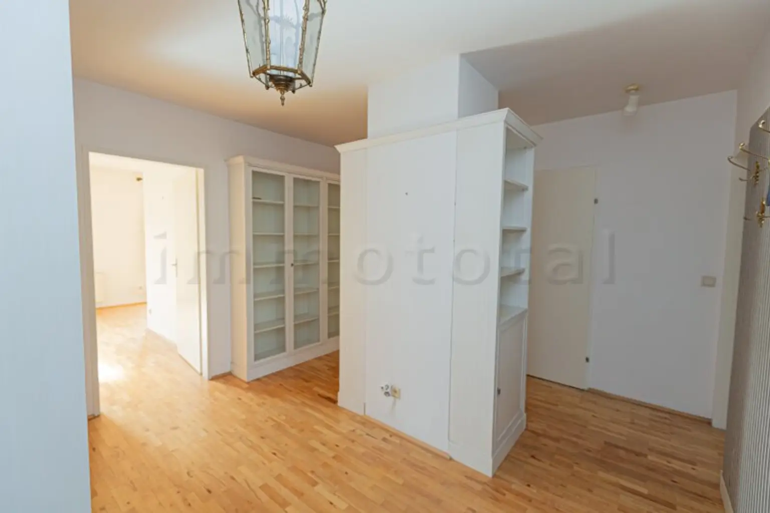 Dornbach - Pointengasse: Großzügige Terrassenwohnung mit unverbaubarem Grünblick