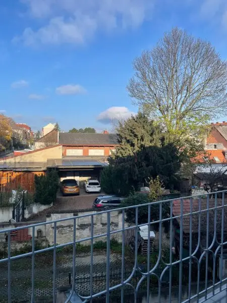 Repräsentatives Altbaubüro mit 2 Balkonen und Blick auf das Stift Klosterneuburg
