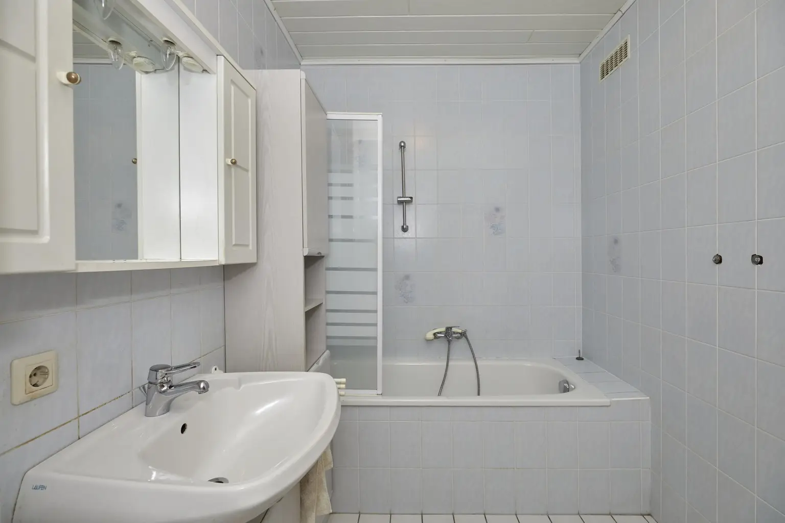 Großzügige 3-Zimmer-Wohnung mit Loggia in ruhiger Lage - Besichtigungstermine finden am 19.08.2025 statt!!