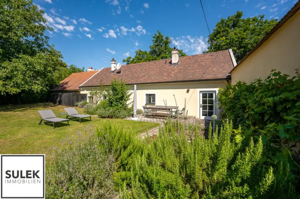 charmantes Einfamilienhaus mit dazugehöriger Einliegerwohnung in Petronell - ab 1.11.2025
