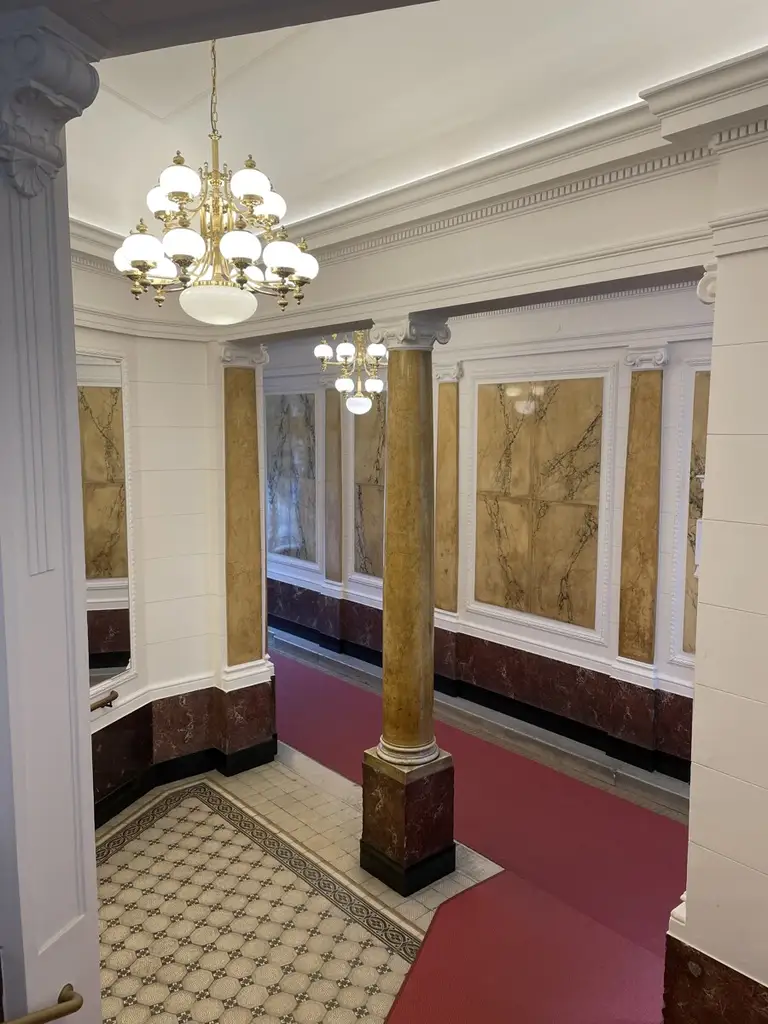 Gekühltes Kreativbüro im prachtvollen Altbau mit Tiefgarage - ideal für Architekten, Startups, Marketing & Co.