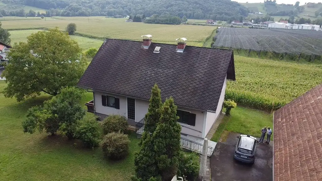 Haus in idyllischer, ruhiger Lage mit großem Nebengebäude und Ausbaumöglichkeiten!