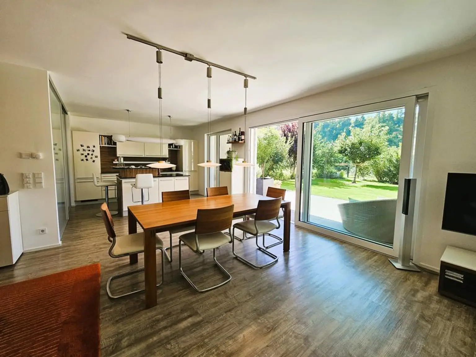Stilvolle 127m² Gartenwohnung direkt an der Traun