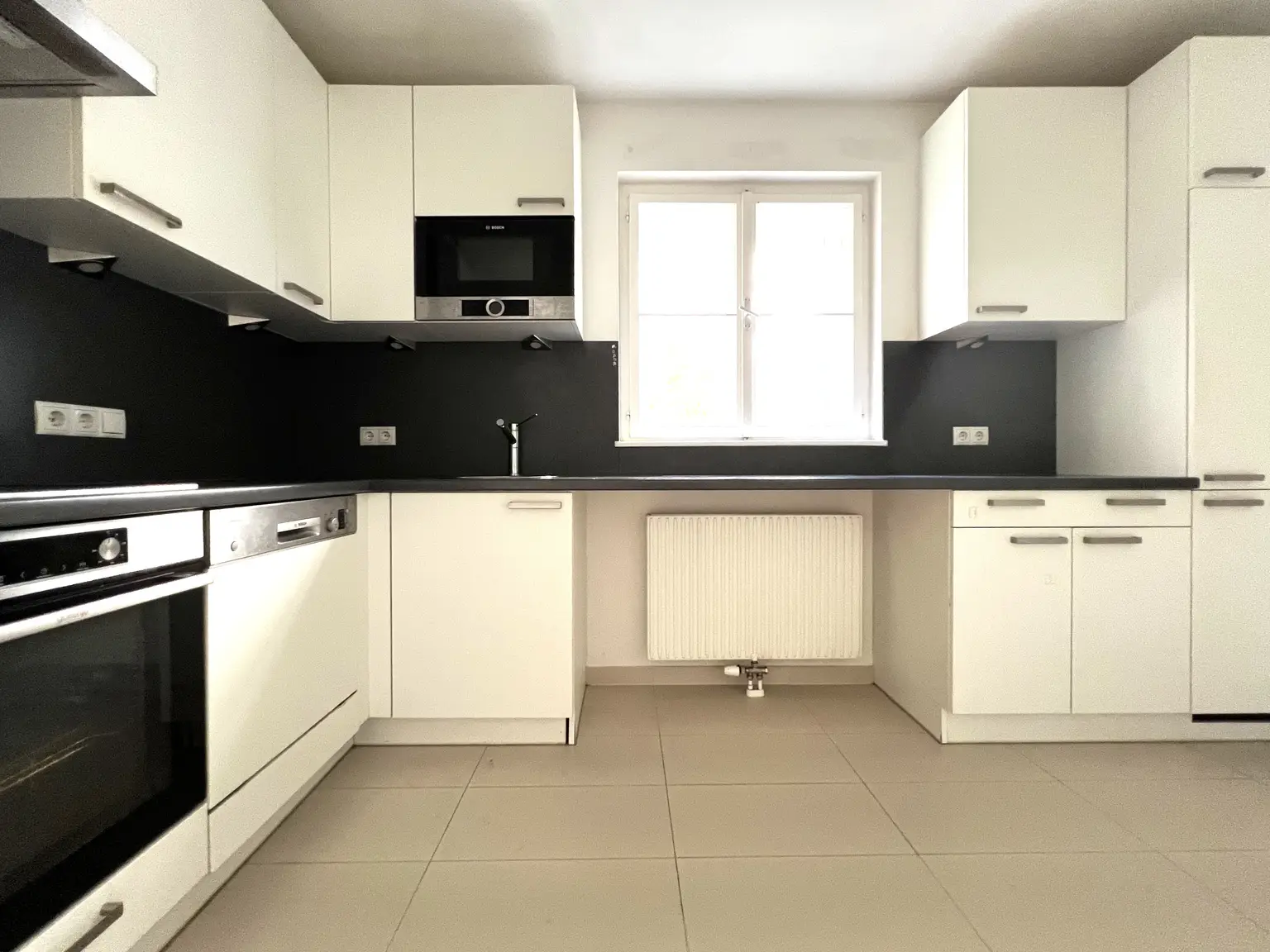 Ansprechende 3-Zimmer-Wohnung in Botschaftsviertel