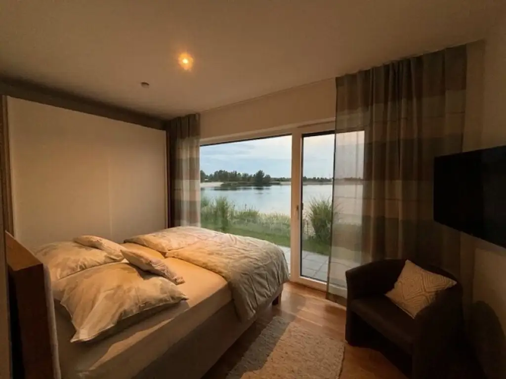 Parndorf - Traumhafter Bungalow mit direktem Seezugang