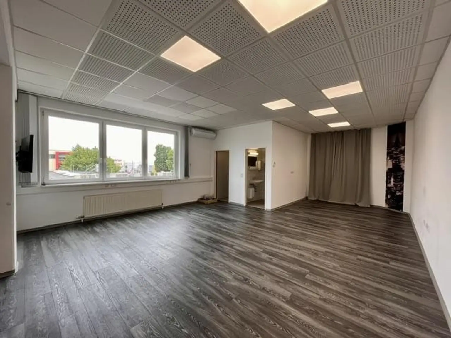 großes Büro