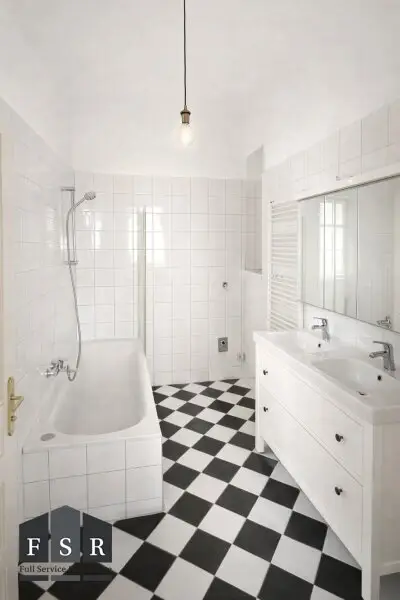 (derzeit) 4 Zimmer-Wohnung in wunderschönem, denkmalgeschütztem Gründerzeithaus nahe Belvedere - Gestalten Sie gerne Ihren eigene Wohnung