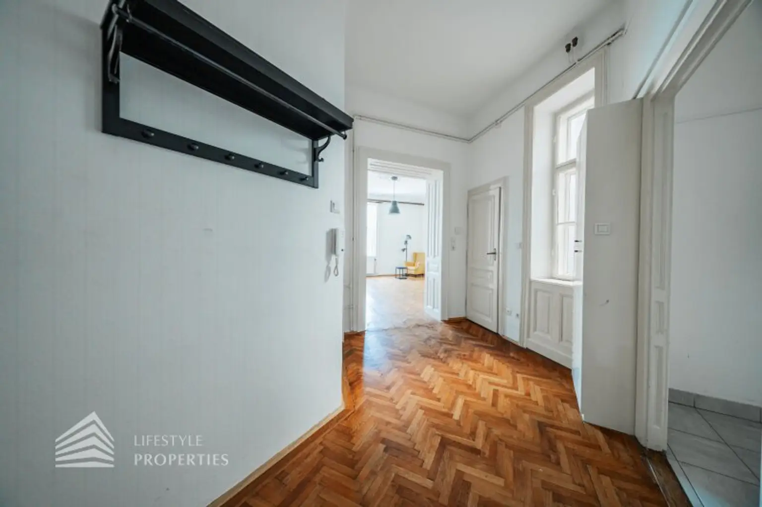 Schöne 2-Zimmer Wohnung mit Balkon, Nähe Westbahnhof