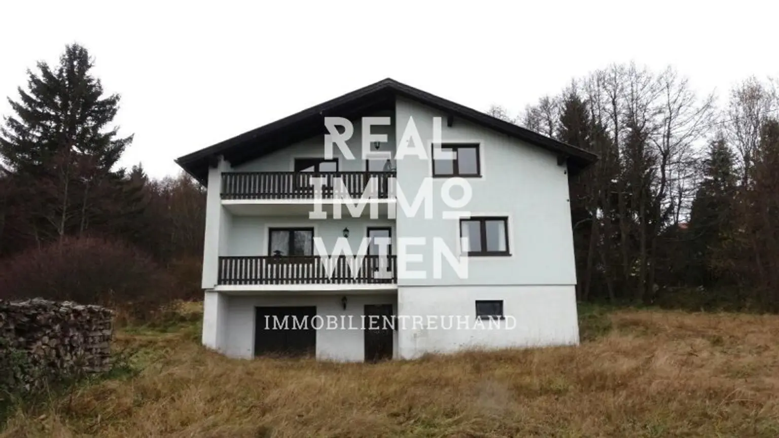 Wohnhaus mit großem Grundstück und Waldparadies in idyllischer Lage