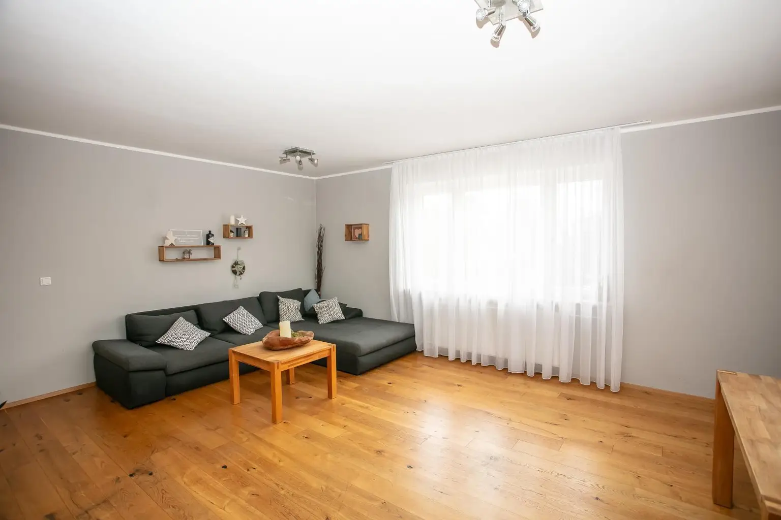 Großzügiges Wohnhaus in sonniger, ruhiger Lage im Kamptal