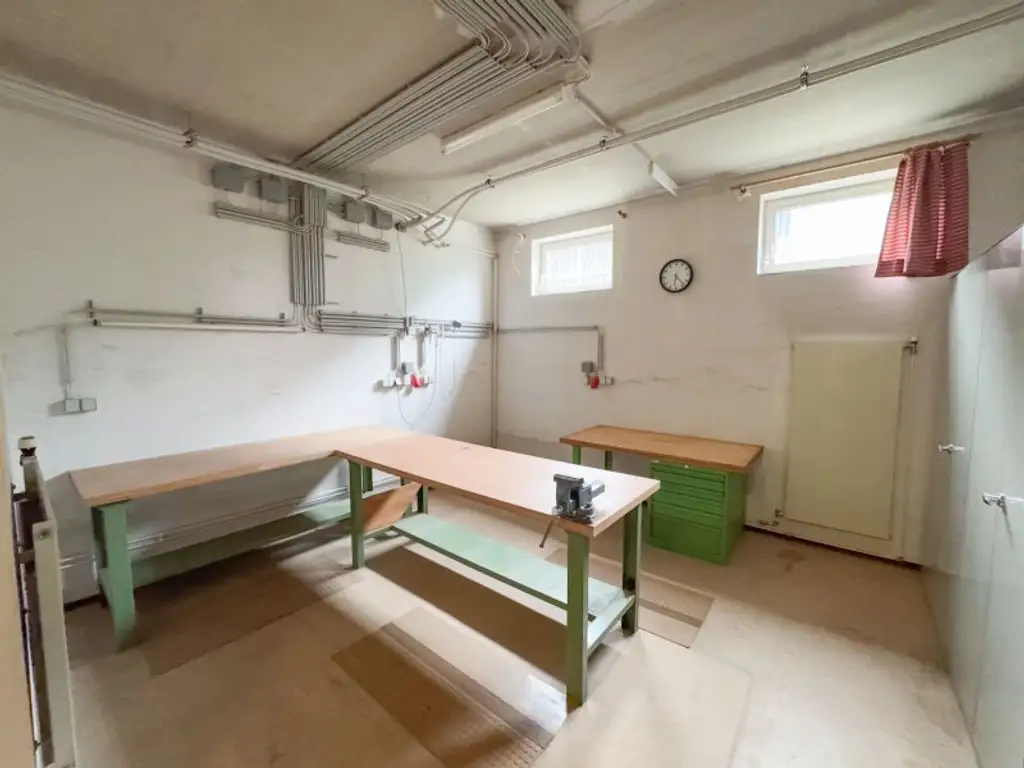 🏡 Großzügiges Einfamilienhaus mit Werkstattkeller, Garage & Terrasse in Stockerau mit Ausbaupotenzial!