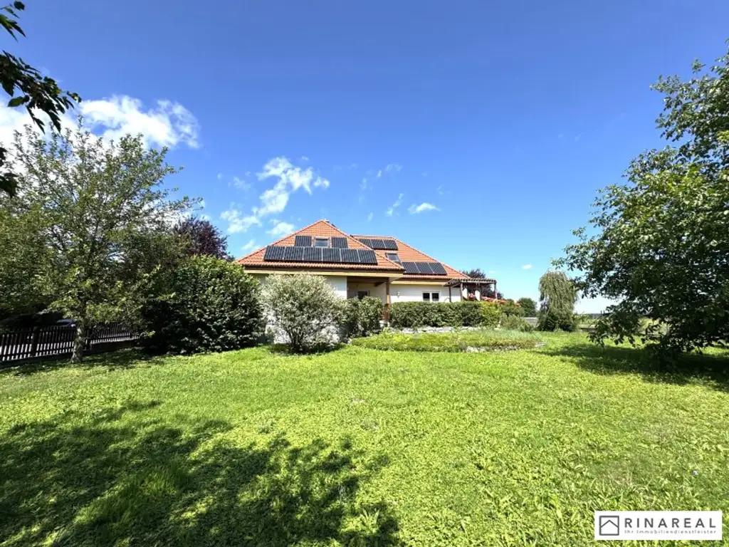 MOLLRAM - Einfamilienhaus mit ca. 1.268 m² Eigengrund | Baujahr 2009 | Sauna & Whirlpool | Luftwärmepumpe, PV-Anlage, Klimaanlage uvm.
