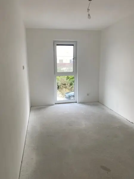 Moderne Doppelhaushälfte in Parndorf: Erstbezug mit Garten und Terrasse!