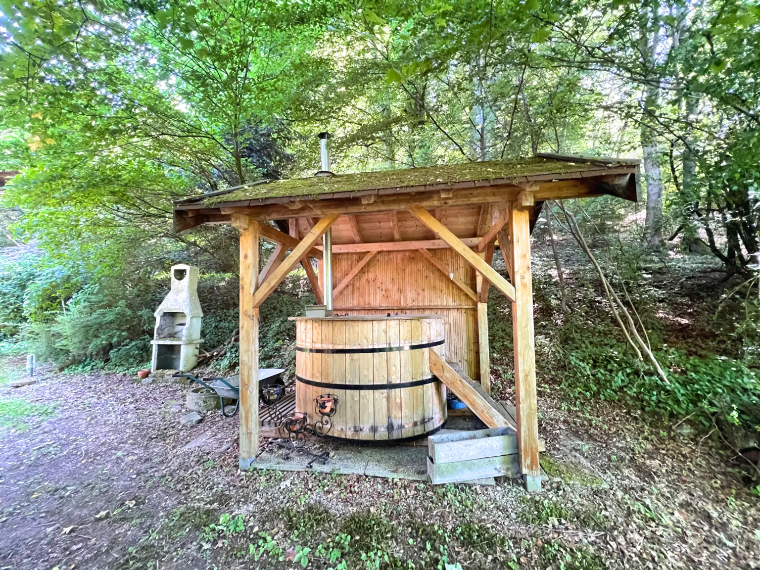 Alleinlage - Naturnahe Ruheoase, liebevolles Waldhaus aus Holz