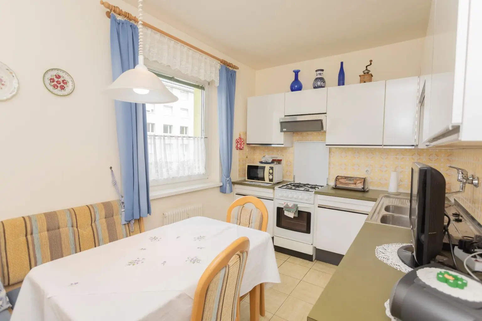 Loggia-Wohnung im 3. Liftstock nahe Millenium City u. Donauinsel