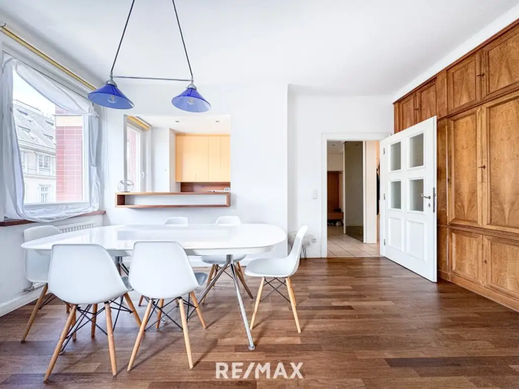 Lichtdurchflutete 2-Zimmer Wohnung im historischen Herzen Wiens