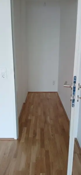 NEUBAU - ERSTBEZUG - Top 17 - Wunderschöne 2 Zimmerwohnung mit großem Balkon und eigenem Tiefgaragenplatz