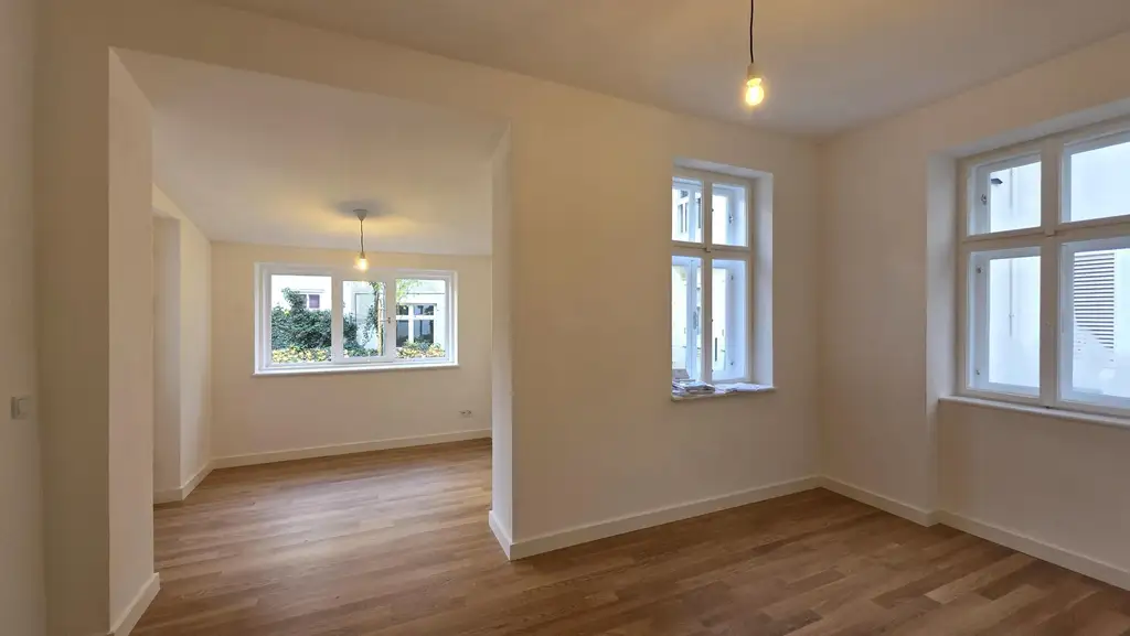 Atelier // Büro // Garten // Terrasse // Traumlage: Gumpendorfer Straße!!