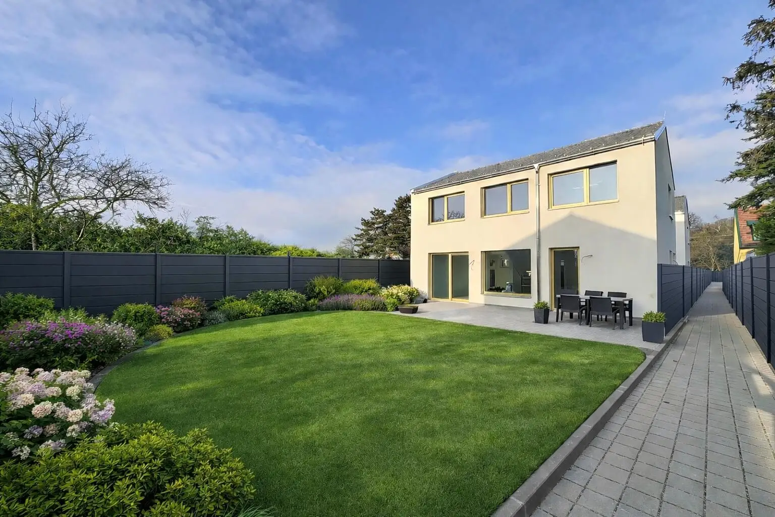 bad595d0-61a4-4a85-b327-dee5fd16b03e