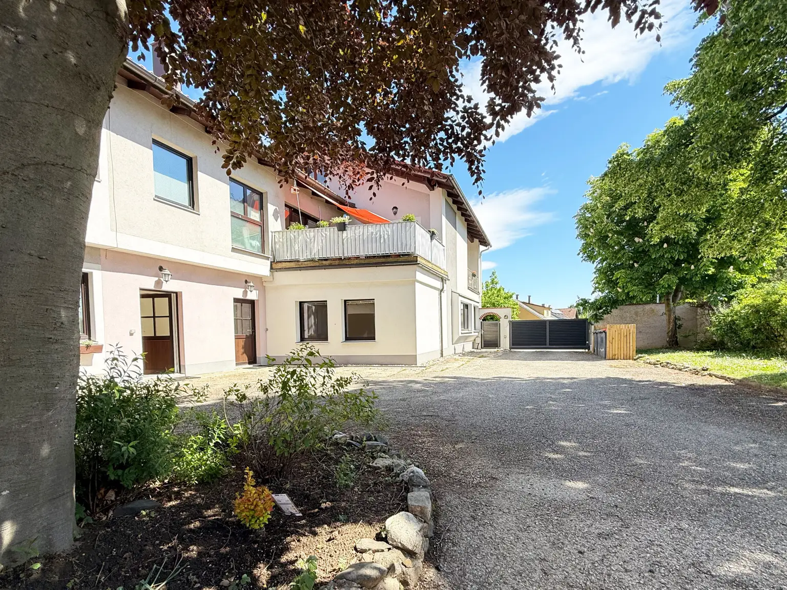 Blick gen Top 6 aus Innenhof
