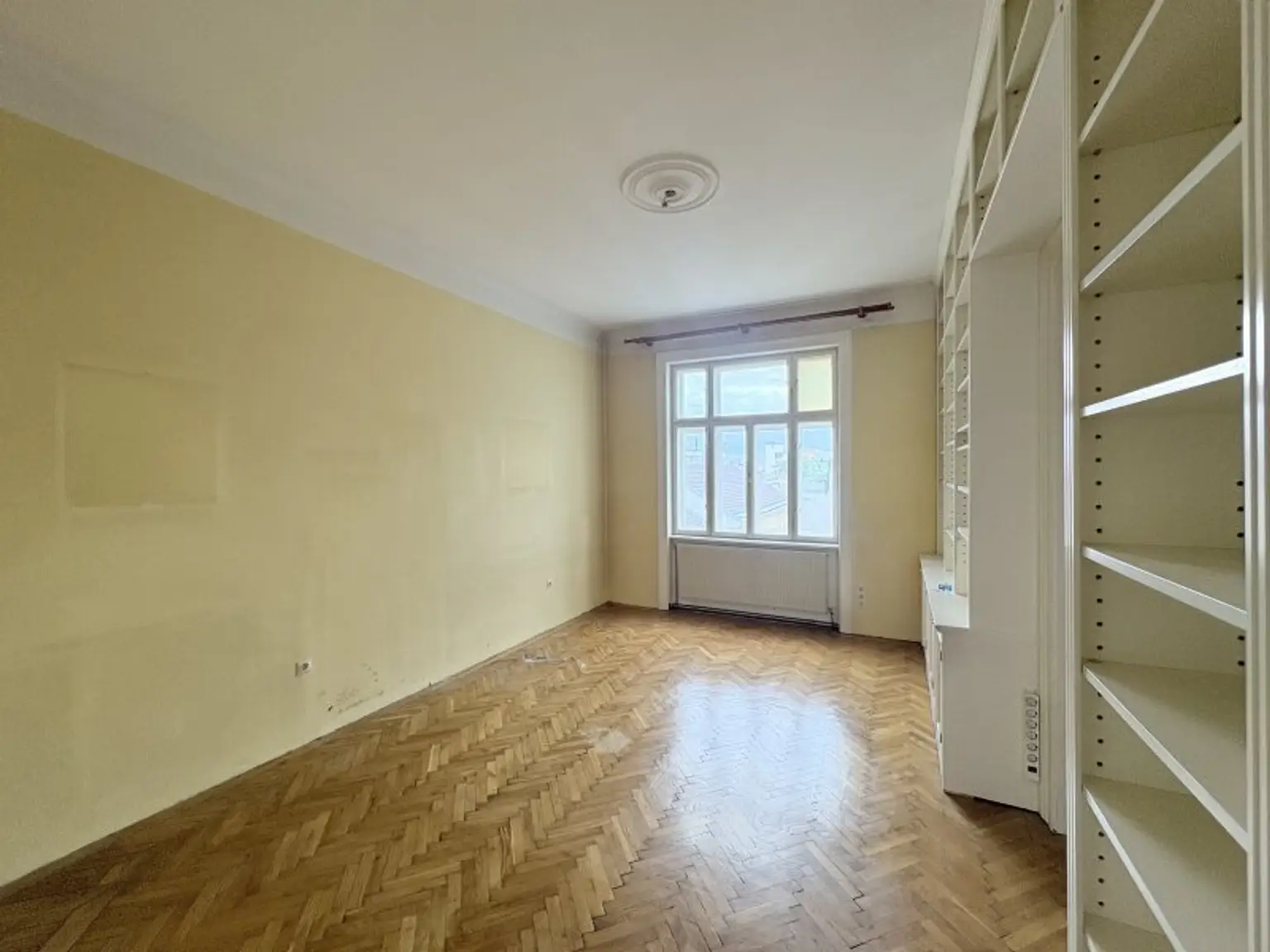 Charmante 2-Zimmer-Wohnung in 1090 Wien – Ihr Sanierungsprojekt wartet!