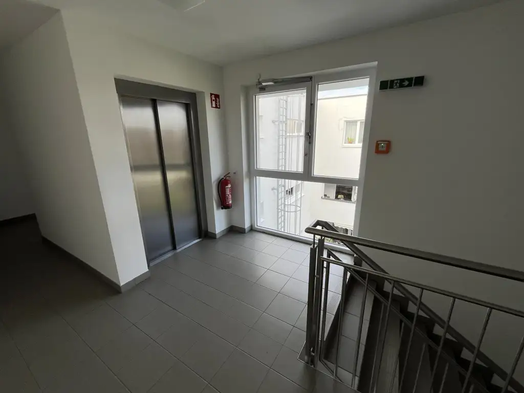 OPEN HOUSE! Moderner Penthousetraum mit Einliegerwohnung, XXL-Panoramaterrasse mit Traunsteinblick, Sauna & 3 TG-Plätze in 1A Lage Tegetthoffstraße