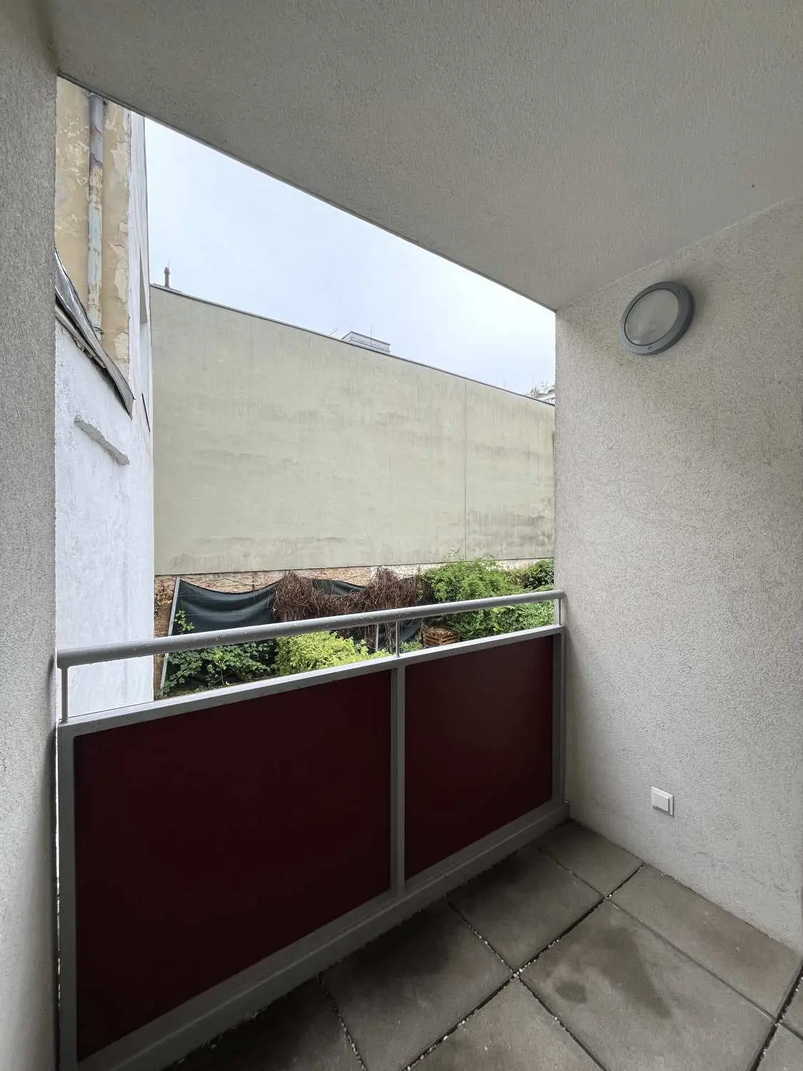 Moderne 2-Zimmer-Wohnung mit Loggia und optimaler Verkehrsanbindung!