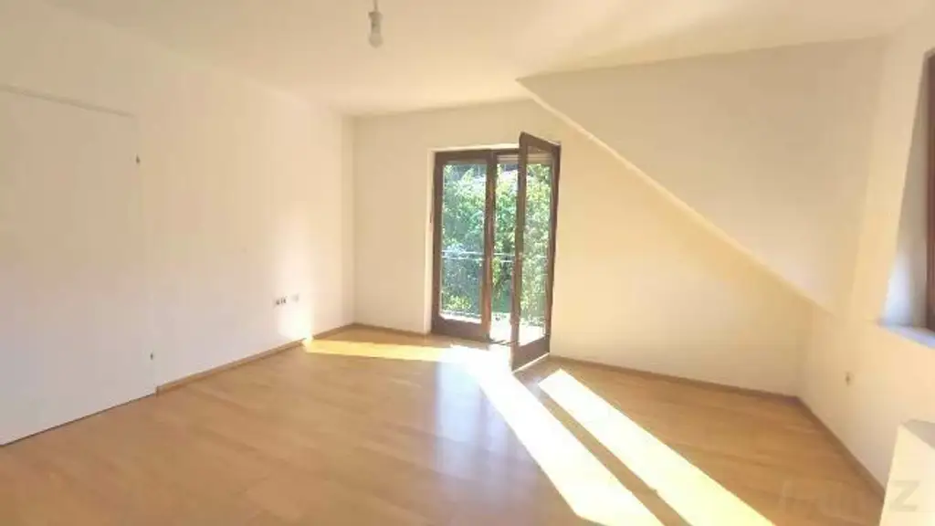 Großzügige Mietwohnung im Grünen, Waltendorf