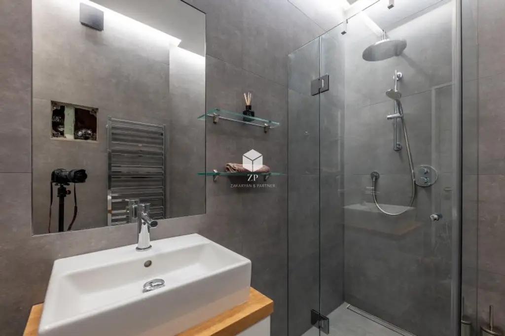Luxuslage Schafberg: Einmalige Luxus-Maisonette mit Dachterrasse! Weitblick zum Verlieben!