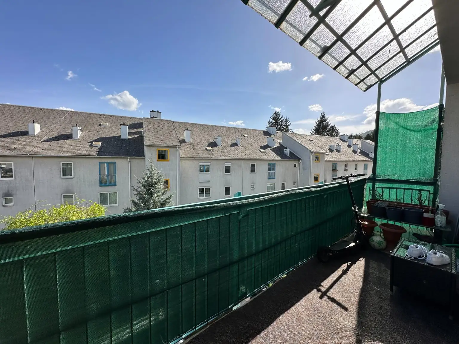 Große, gepflegte Eigentumswohnung mit Balkon und praktischer Raumaufteilung! Ideal für Familien!