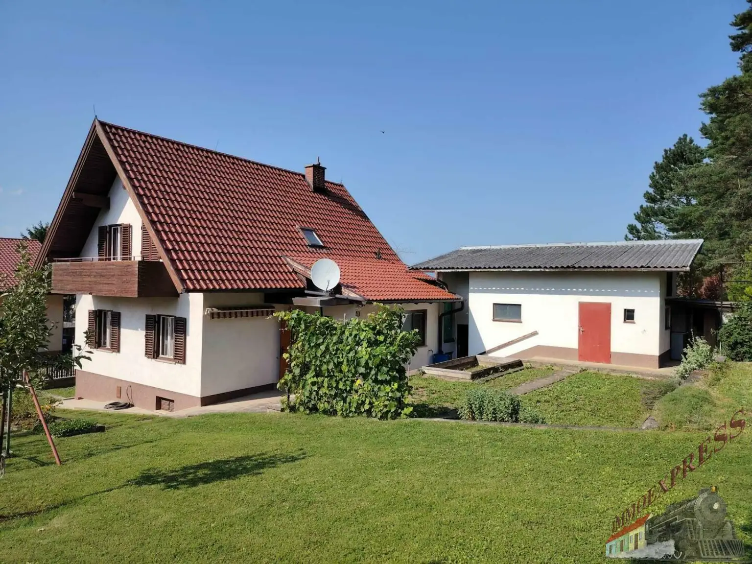 Einfamilienhaus mit großem Grundstück (2 Parzellen) wartet auf Sie!