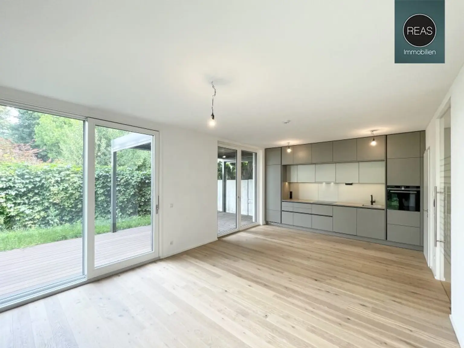 Provisionsfrei: Wohnresidenz Zögernitz! Luxus Gartenwohnung in Döblinger Bestlage! Garagen verfügbar!