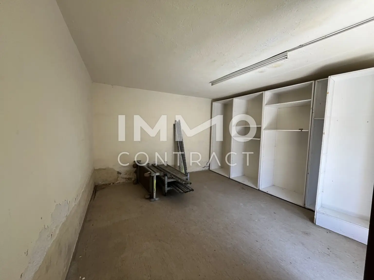 Haus mit großen Grundstück
 ca. 2 200 m²