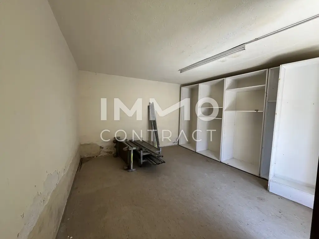 Haus mit großen Grundstück
 ca. 2 200 m²