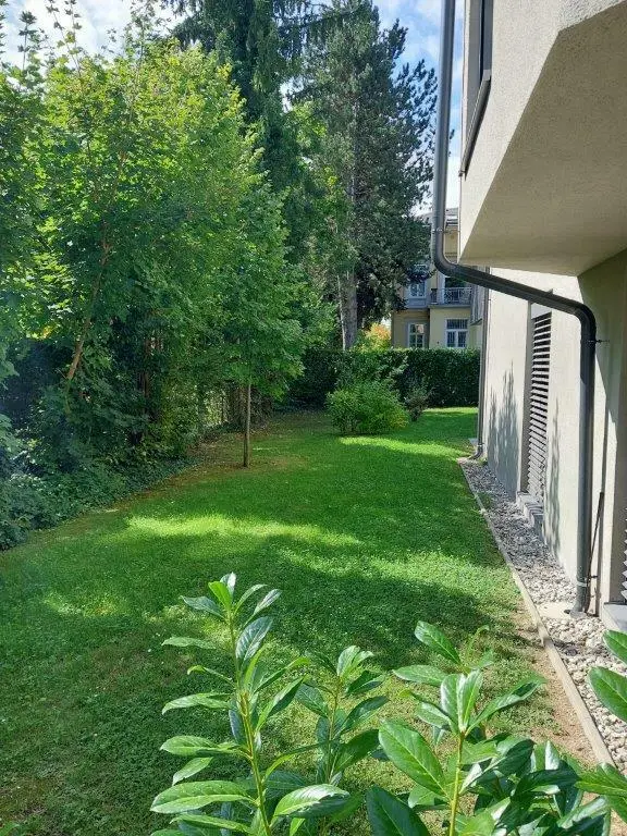 Großzügige 5-Zimmer-Gartenwohnung mit Tiefgaragenplatz in Villenviertel zwischen UNI und LKH - Nähe Hilmteich ab sofort zu vermieten!