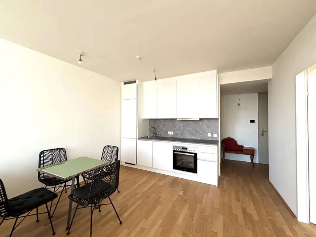 U-Bahn-Station U1 Kagran I Moderne Wohnung mit hochwertiger Ausstattung und Loggia I Donau Zentrum Nähe I Rooftop Pool I Sauna & Fitness