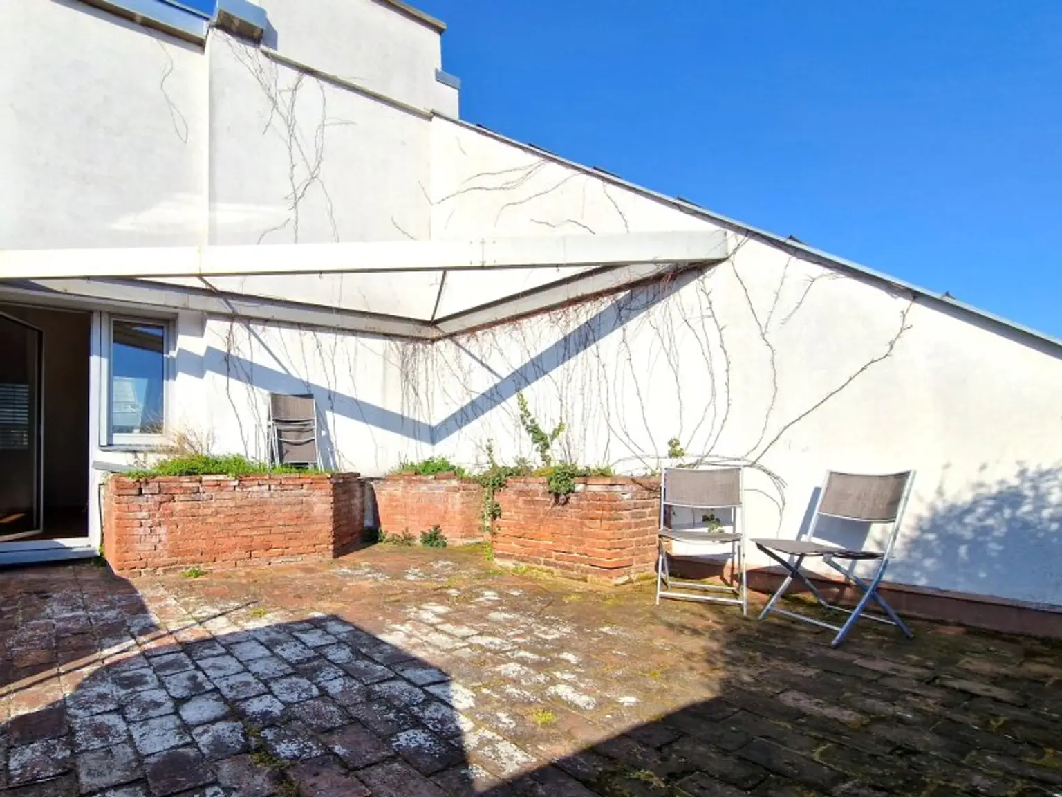 Willkommen auf der Sonnenseite! Ihre neue Wohlfühloase mit sonniger Dachterrasse und wunderbarer Aussicht im Herzen der Josefstadt