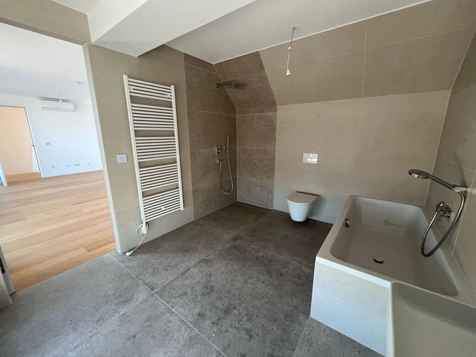 72259371-e0b0-4407-8f15-3c3d53896865