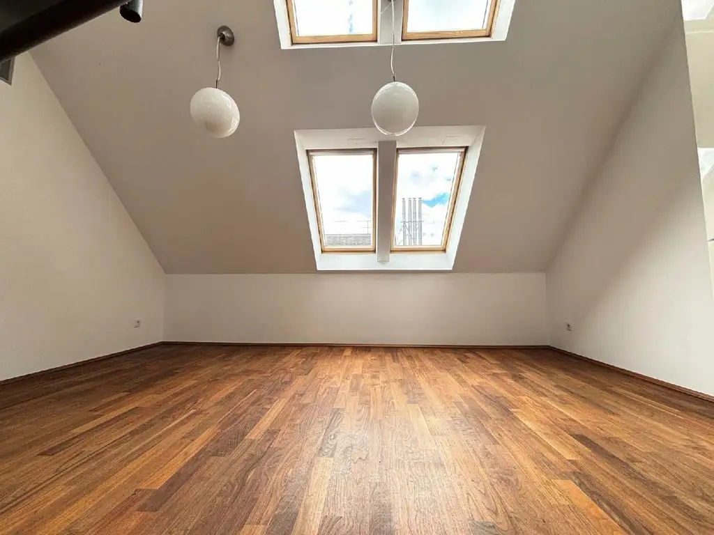 Traumhafte Dachmaisonette mit 2 Terrassen + Dachterrasse - Nähe Arenbergpark