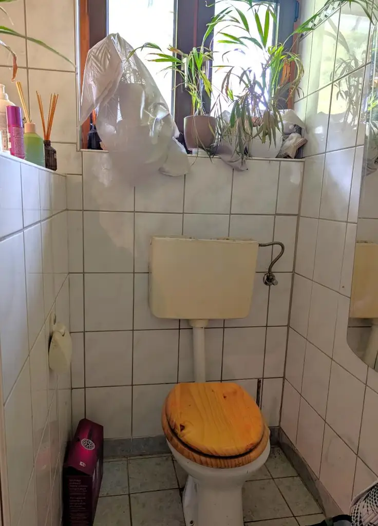 Sanierungsbedürftiger Bungalow mit großem Grundstück - in ruhiger, sonniger Lage